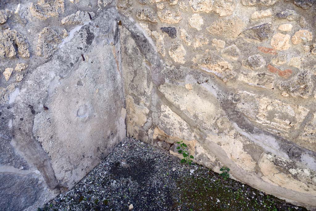 I.4.25/1.4.5 Pompeii. October 2019. Cubiculum 10, detail from south-east corner.
Foto Tobias Busen, ERC Grant 681269 DÉCOR.