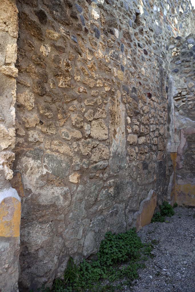 I.4.25/1.4.5 Pompeii. October 2019. Cubiculum 11, looking through doorway towards west wall.
Foto Tobias Busen, ERC Grant 681269 DÉCOR.