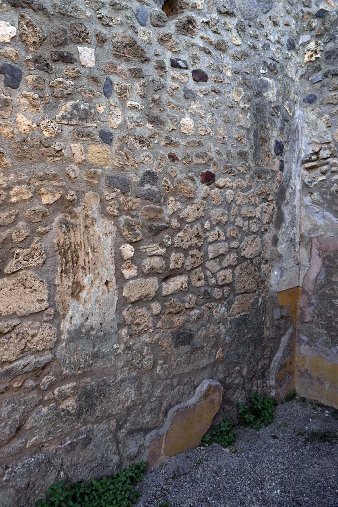 I.4.25/1.4.5 Pompeii. October 2019. Cubiculum 11, detail from west wall.
Foto Tobias Busen, ERC Grant 681269 DÉCOR.