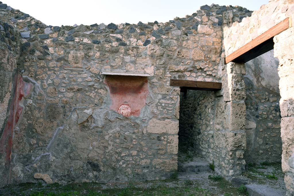 I.4.25/1.4.5 Pompeii. October 2019.
North ala 13, looking towards north wall, with doorway to corridor leading to Services Area, centre right, and to Corridor 15, on right.
Foto Tobias Busen, ERC Grant 681269 DÉCOR.