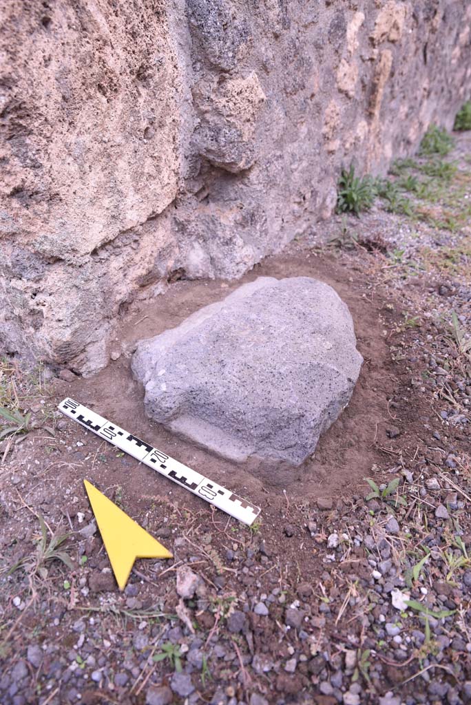 I.4.25 Pompeii. October 2019. East ala 54, looking towards north side of doorway threshold.
Foto Tobias Busen, ERC Grant 681269 DÉCOR
