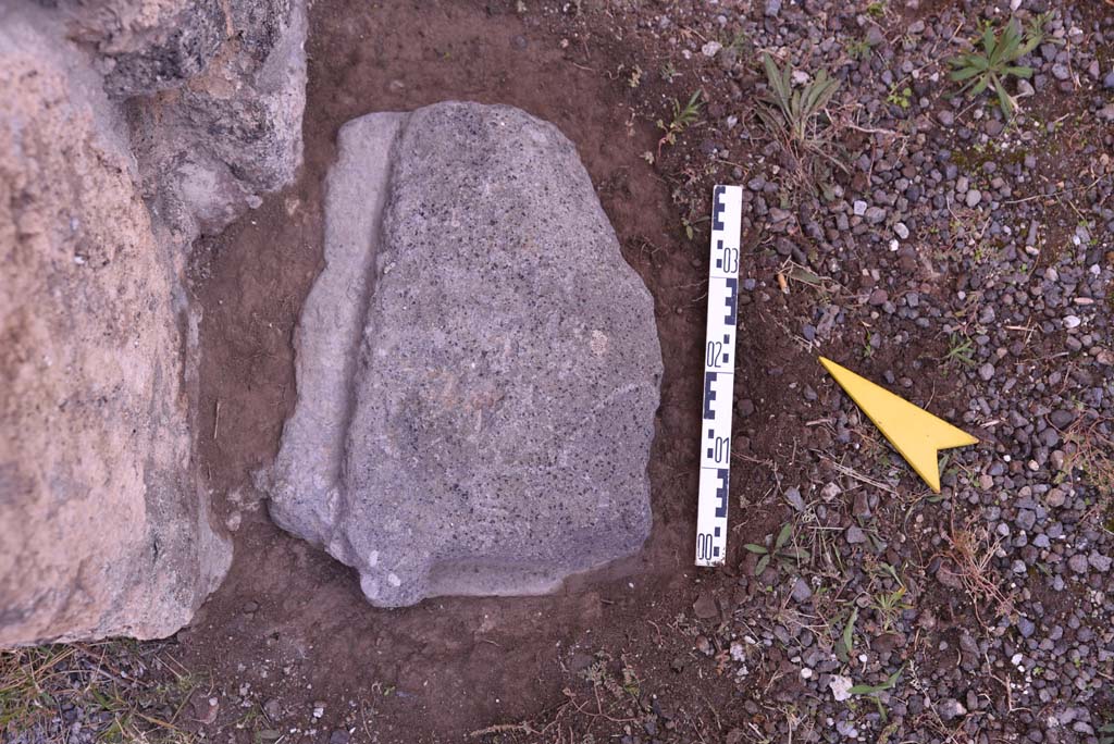 I.4.25 Pompeii. October 2019. East ala 54, looking towards north side of doorway threshold.
Foto Tobias Busen, ERC Grant 681269 DÉCOR