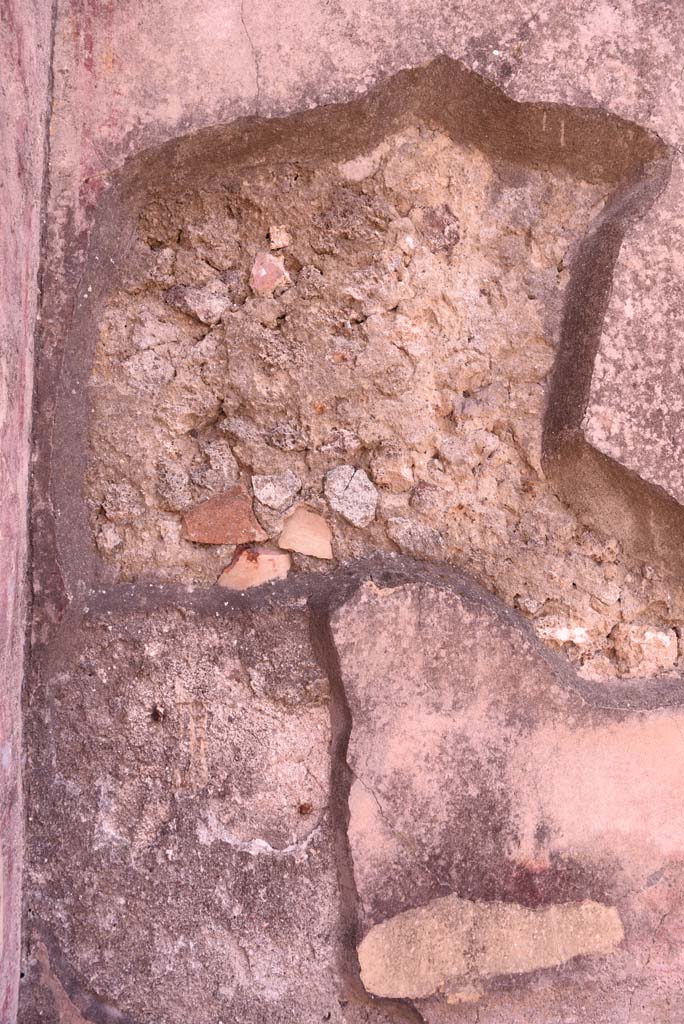 I.4.25 Pompeii. September 2020. Room 35, detail from south wall in south-east corner.
Foto Tobias Busen, ERC Grant 681269 DÉCOR.