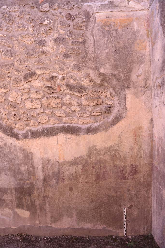 I.4.25 Pompeii. October 2019.
Room 36, detail of south wall at west end in south-west corner of cubiculum.
Foto Tobias Busen, ERC Grant 681269 DÉCOR.
