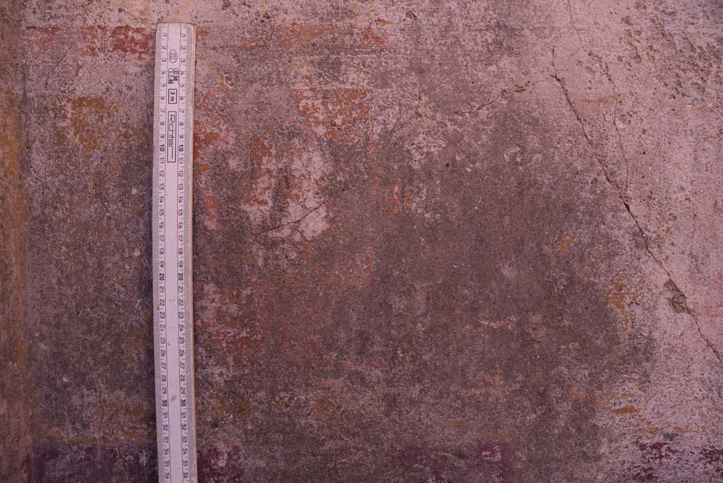 I.4.25 Pompeii. October 2019. Room 36, detail from south end of west wall in cubiculum.
Foto Tobias Busen, ERC Grant 681269 DÉCOR.