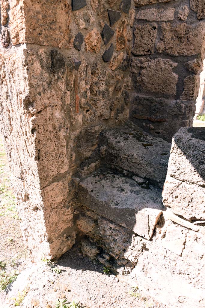 I.4.25/1.4.5 Pompeii. October 2019. Room 16, detail from north-west corner.
Foto Tobias Busen, ERC Grant 681269 DÉCOR.