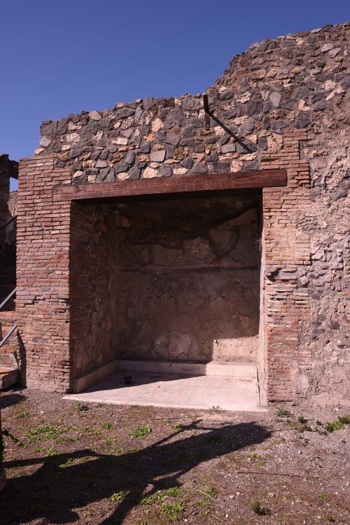 I.4.5/I.4.25 Pompeii. October 2020.
Looking towards room 45, area with marble floor on north side of middle peristyle 17.
Foto Tobias Busen, ERC Grant 681269 DÉCOR