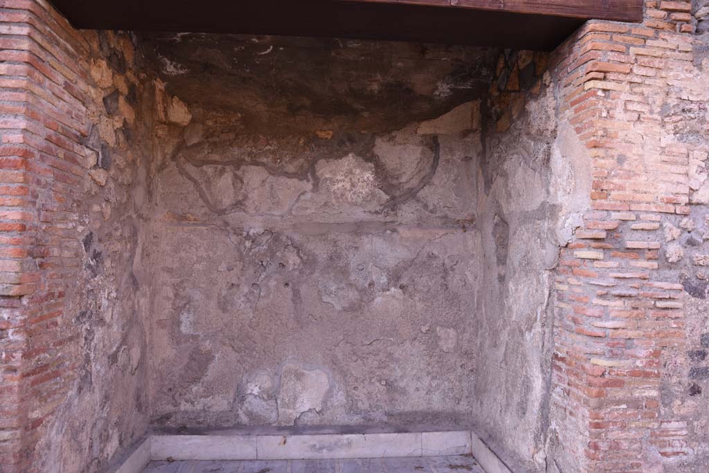 I.4.25 Pompeii. October 2019. Niche 45, looking towards north wall.
Foto Tobias Busen, ERC Grant 681269 DÉCOR.