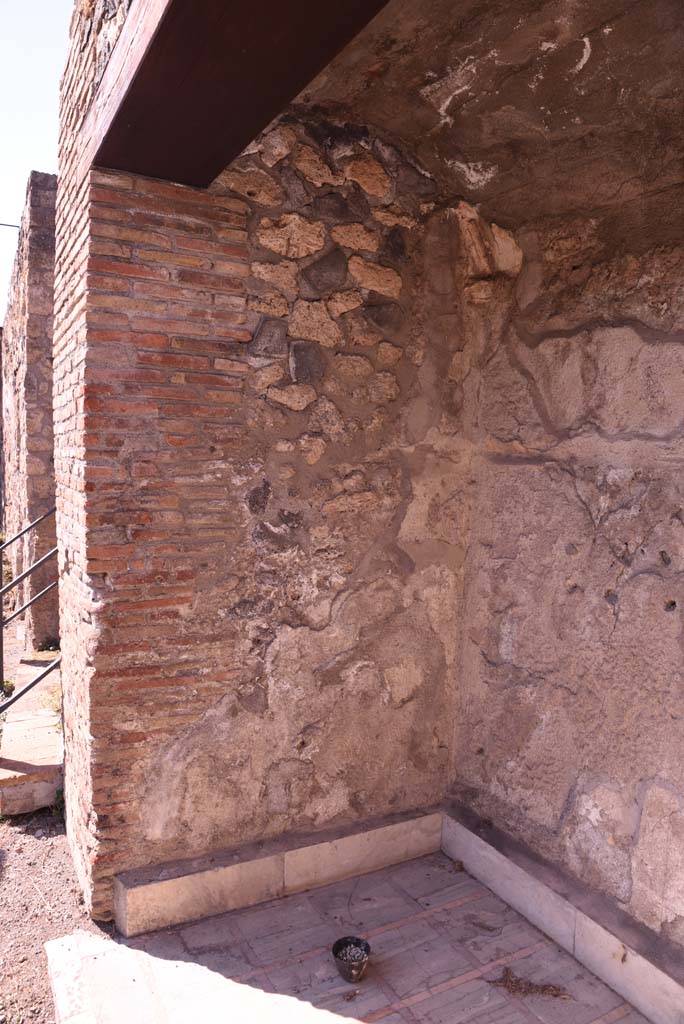 I.4.25 Pompeii. October 2019. Niche 45, looking towards west wall.
Foto Tobias Busen, ERC Grant 681269 DÉCOR.