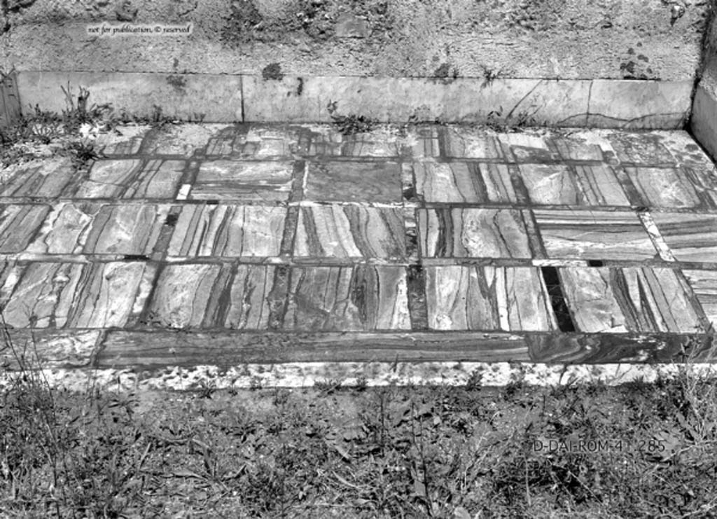 I.4.25 Pompeii. c.1930. Room/niche 45, with marble floor on north side of middle peristyle.
DAIR 41.285. Photo © Deutsches Archäologisches Institut, Abteilung Rom, Arkiv.
See Pernice, E. 1938. Pavimente und Figürliche Mosaiken: Die Hellenistische Kunst in Pompeji, Band VI. Berlin: de Gruyter, (described as “nische 45”, see tav. 29.4).