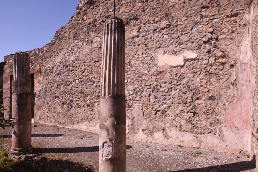 I.4.25 Pompeii. October 2020. Middle Peristyle 17, looking towards north wall in north-east corner, on right.
Foto Tobias Busen, ERC Grant 681269 DÉCOR