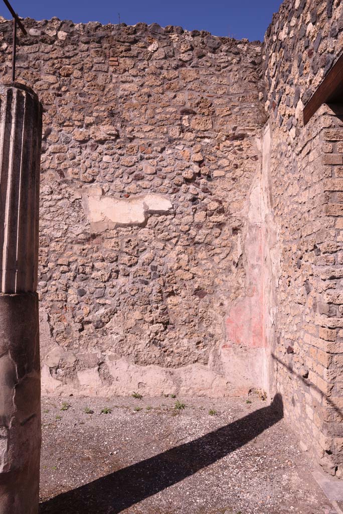 I.4.25 Pompeii. October 2020. Middle Peristyle 17, detail of north wall in north-east corner.
Foto Tobias Busen, ERC Grant 681269 DÉCOR