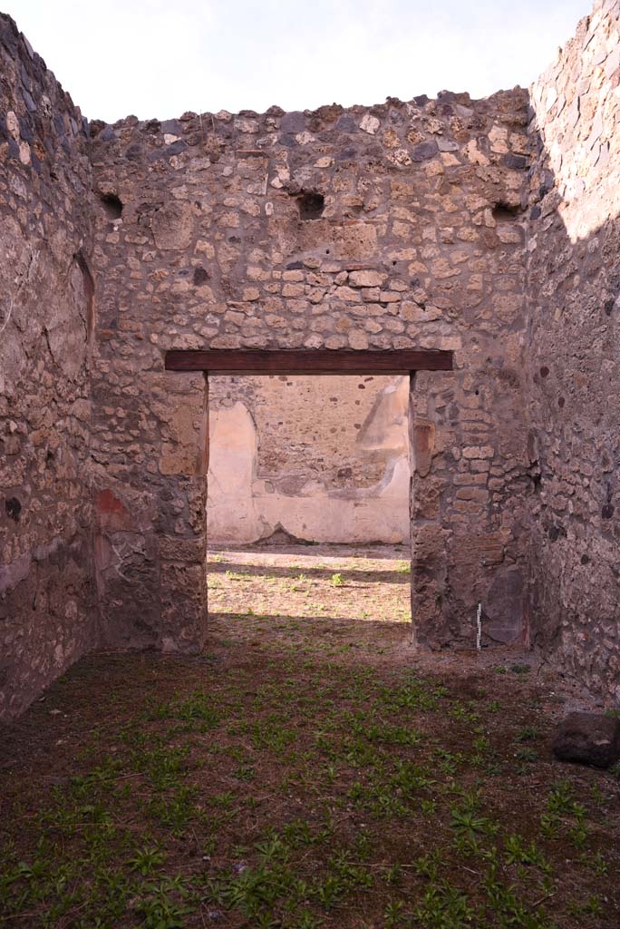 I.4.25 Pompeii. October 2019. 
Room 30, looking north to entrance doorway, and across room 21.
Foto Tobias Busen, ERC Grant 681269 D�COR.
