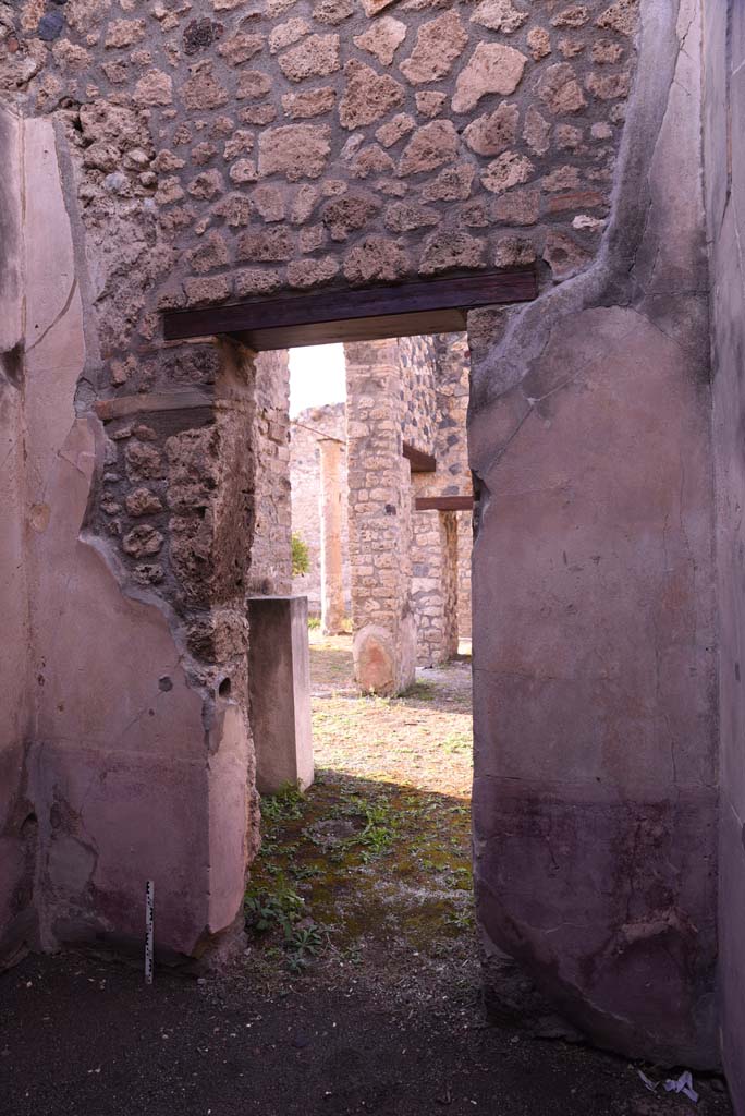 I.4.25 Pompeii. October 2019.
Unnumbered room next to room 30, (?room 66, cubiculum). Looking west towards doorway to room 21.
Foto Tobias Busen, ERC Grant 681269 D�COR.

