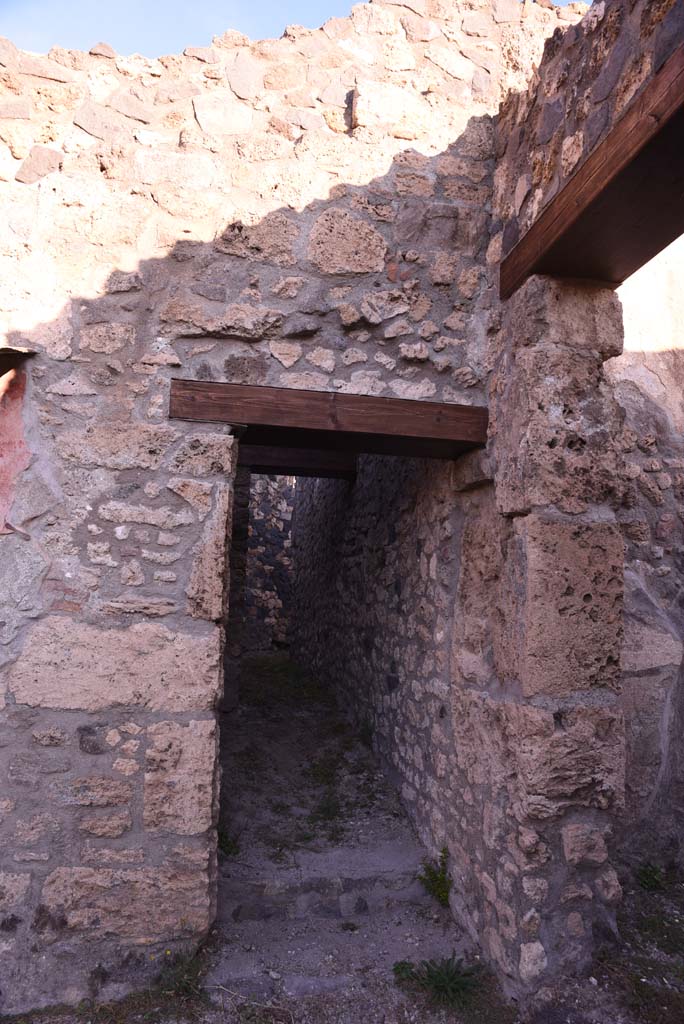 I.4.25/I.4.5 Pompeii. October 2019.
Doorway to Corridor 13A, or unnumbered corridor from north side of room 13.
Foto Tobias Busen, ERC Grant 681269 DÉCOR.