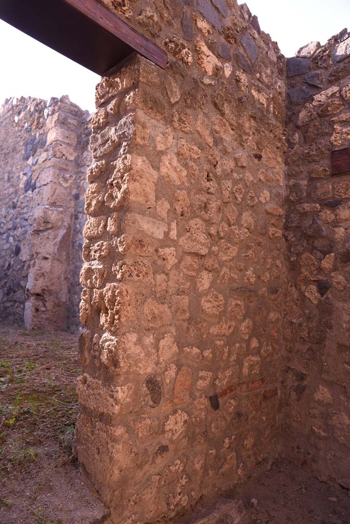 I.4.25/I.4.5 Pompeii. October 2019.
West wall on north side of doorway into room 38/39 in Corridor 13A, or unnumbered corridor on north side of room 13.
Foto Tobias Busen, ERC Grant 681269 DÉCOR.