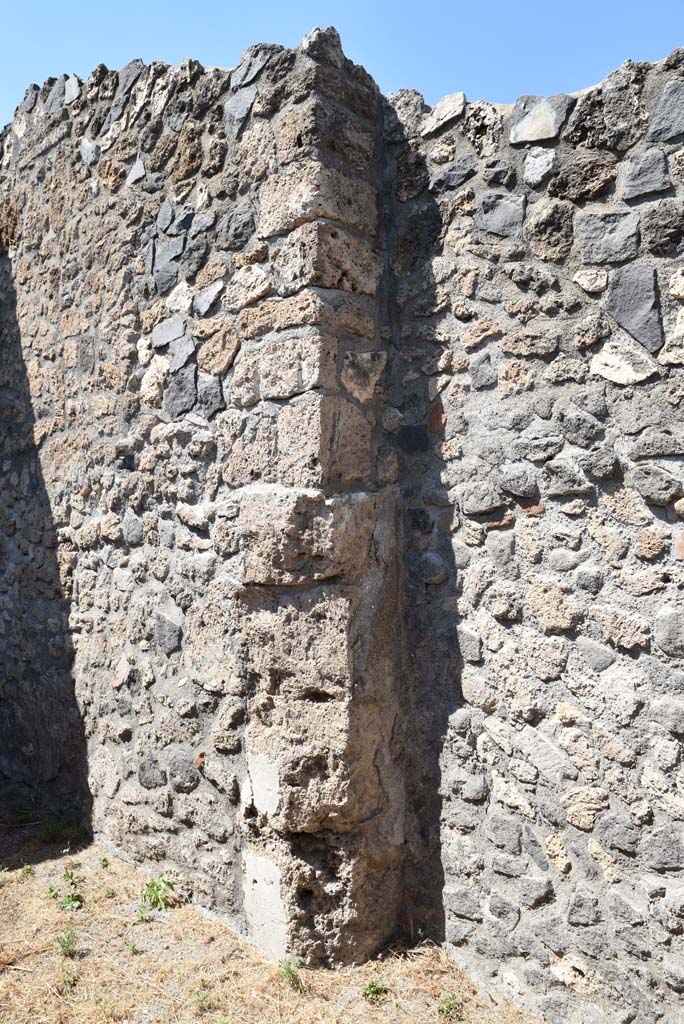 I.4.25/I.4.5 Pompeii. September 2020.
Looking west along north wall into room 39, with Apodyterium 38, on right.
Foto Tobias Busen, ERC Grant 681269 DÉCOR.