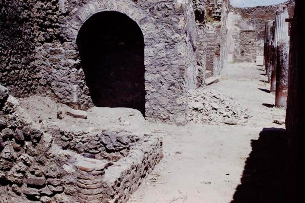 I.4.25 Pompeii. 1966.
Looking across room 43 towards the middle peristyle 17, with steps to upper peristyle 56. Photo by Stanley A. Jashemski.
Source: The Wilhelmina and Stanley A. Jashemski archive in the University of Maryland Library, Special Collections (See collection page) and made available under the Creative Commons Attribution-Non Commercial License v.4. See Licence and use details.
J66f0568