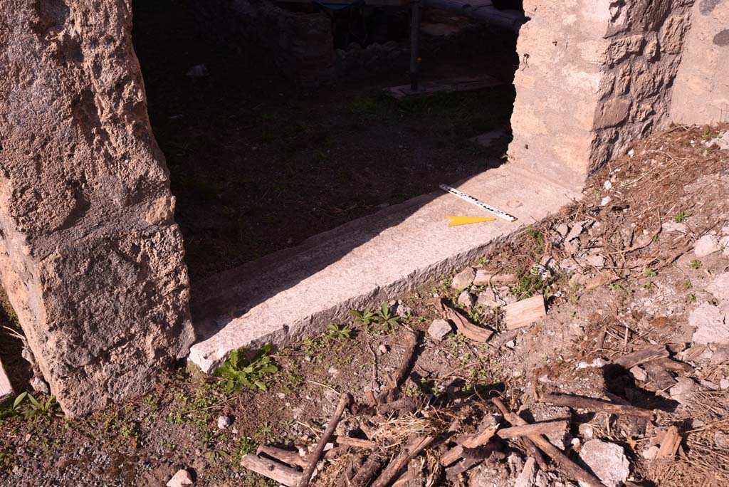 I.4.25/I.4.5 Pompeii. October 2019. Middle Peristyle 17, doorway into Atriolo 43, looking north-west.
Foto Tobias Busen, ERC Grant 681269 DÉCOR.
I.4.25/I.4.5 Pompeii. October 2019. Middle Peristyle 17, doorway into Atriolo 43, looking north-west.
Foto Tobias Busen, ERC Grant 681269 DÉCOR.
