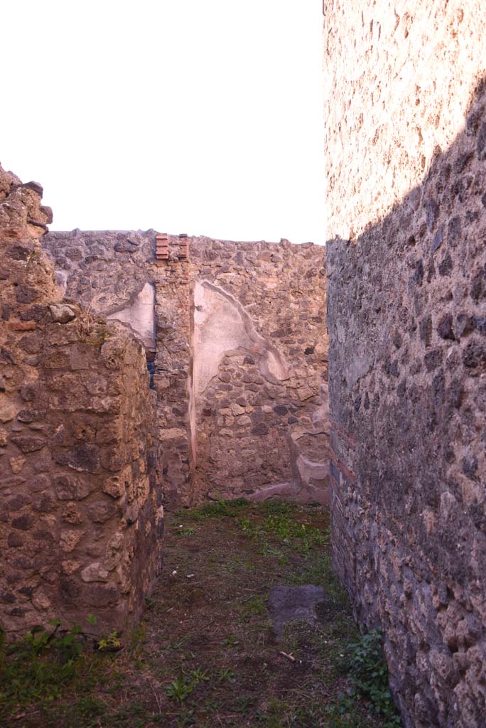 I.4.25 Pompeii. October 2019. Room 62, looking south through doorway into room 61.
Foto Tobias Busen, ERC Grant 681269 DÉCOR.