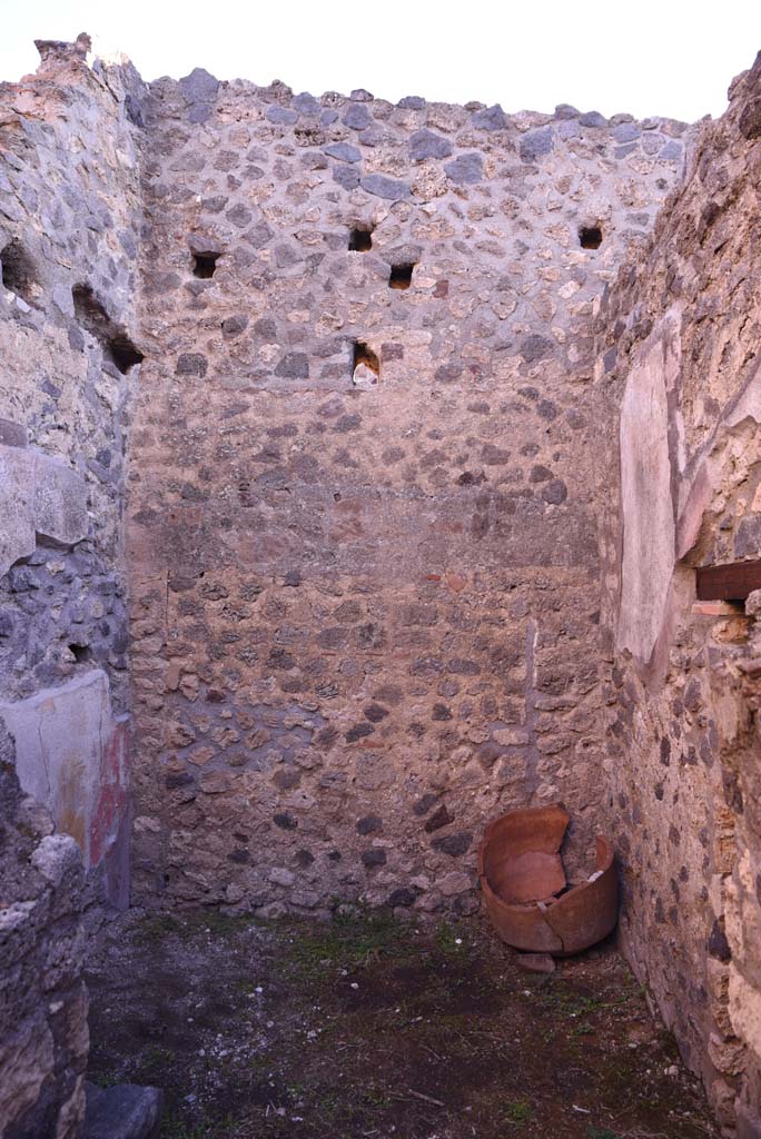 I.4.25 Pompeii. October 2019. Room 63, looking towards east wall.
Foto Tobias Busen, ERC Grant 681269 DÉCOR.
