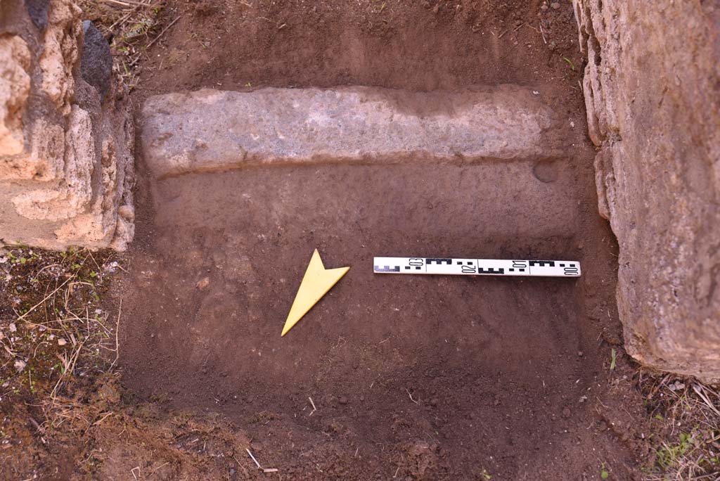 I.4.25 Pompeii. October 2019. Room 63, doorway threshold into room 64.
Foto Tobias Busen, ERC Grant 681269 DÉCOR.