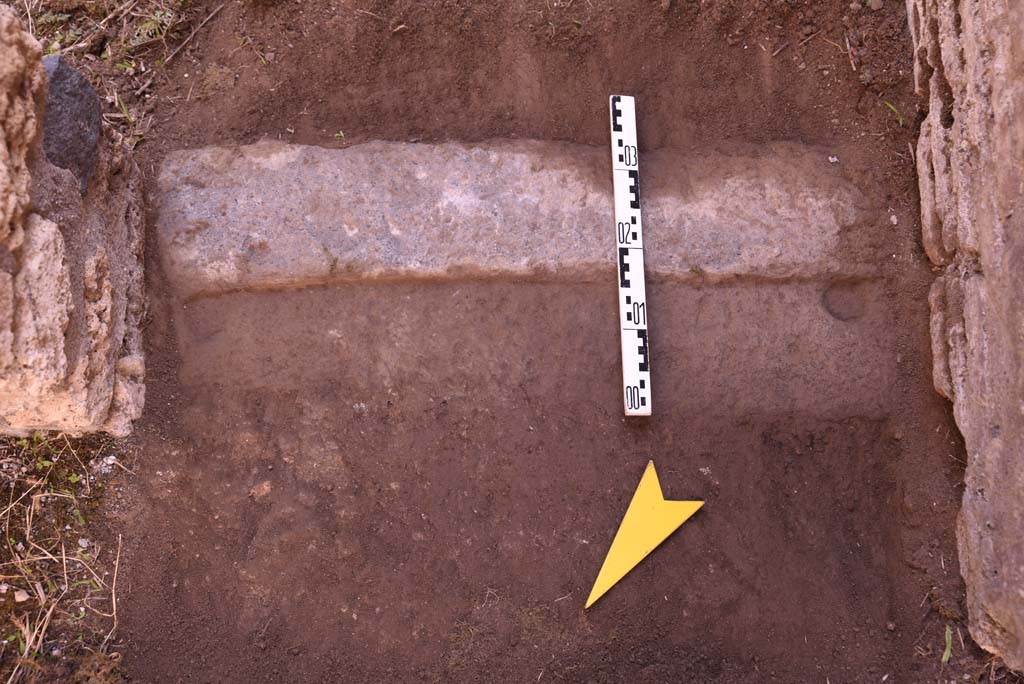 I.4.25 Pompeii. October 2019. Room 63, detail of doorway threshold into room 64.
Foto Tobias Busen, ERC Grant 681269 DÉCOR.