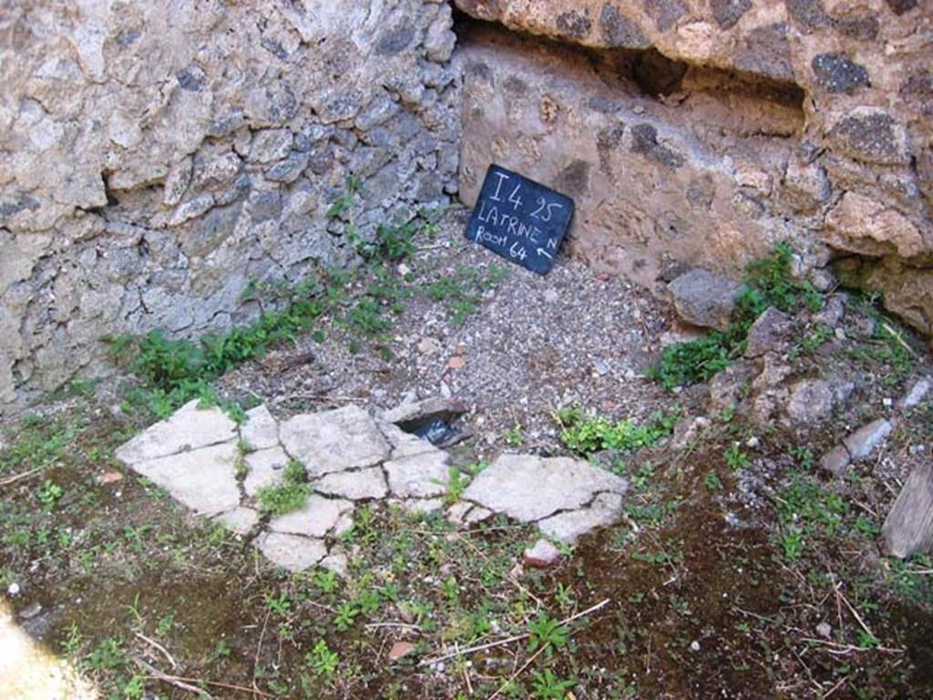 I.4.25 Pompeii. July 2008. Room 64, Latrine in north-east corner of kitchen area. Photo courtesy of Barry Hobson.