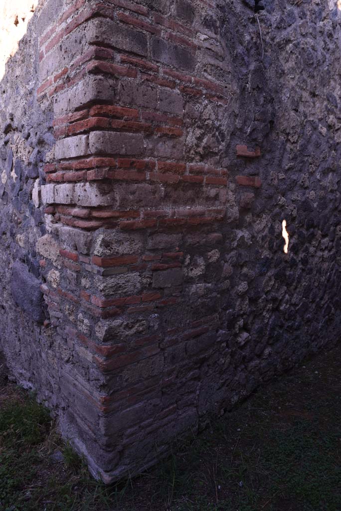 I.4.25 Pompeii. October 2019. Room 64, detail from south end of west wall of corridor.
Foto Tobias Busen, ERC Grant 681269 DÉCOR.