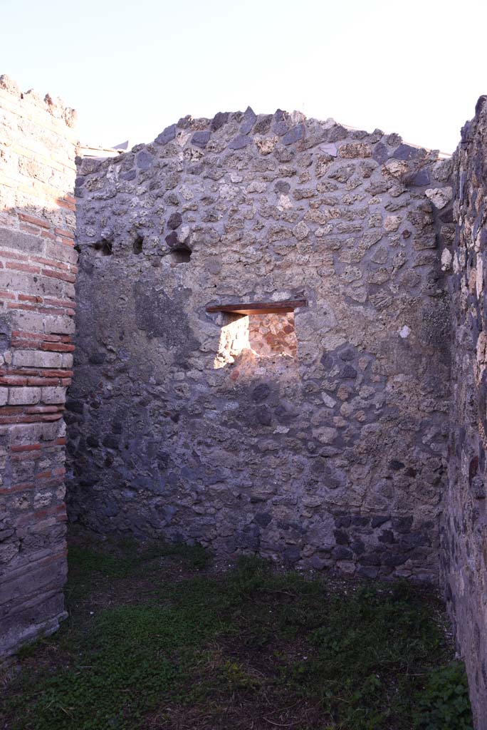 I.4.25 Pompeii. October 2019. Room 64, east wall at end of corridor in Services Area.
Foto Tobias Busen, ERC Grant 681269 DÉCOR.