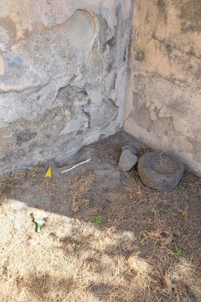 I.4.25 Pompeii. September 2020. Upper Peristyle 56, detail from north-east corner of vestibule.
Foto Tobias Busen, ERC Grant 681269 DÉCOR
