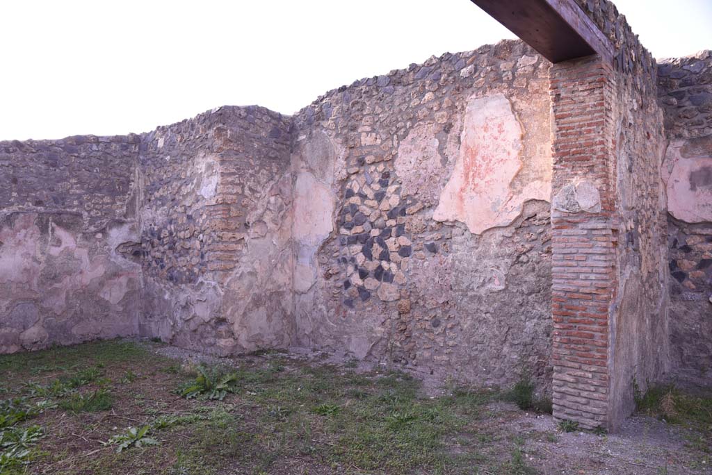 I.4.25 Pompeii. October 2019. Room 57, looking towards north-west corner and north wall.
Foto Tobias Busen, ERC Grant 681269 DÉCOR.