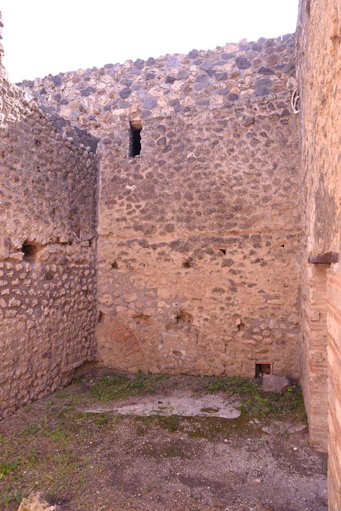 I.4.26 Pompeii. October 2019.
Looking south across drying room, with doorway from shop-room, on right.
Foto Tobias Busen, ERC Grant 681269 DÉCOR.