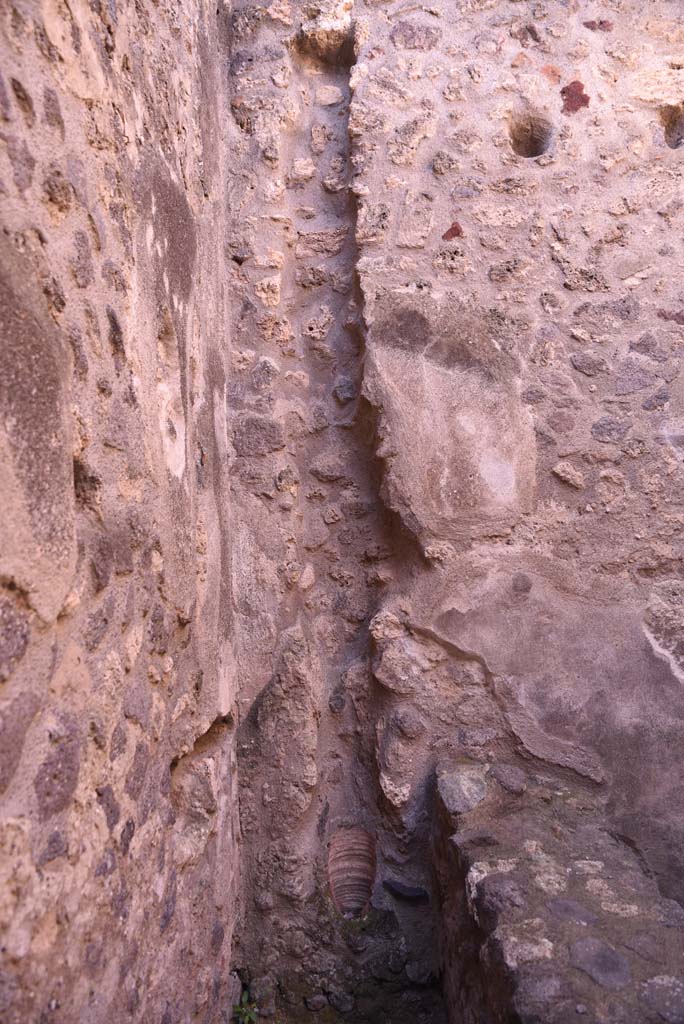 I.4.26 Pompeii. October 2019. Detail from west wall in south-west corner.
Foto Tobias Busen, ERC Grant 681269 DÉCOR.