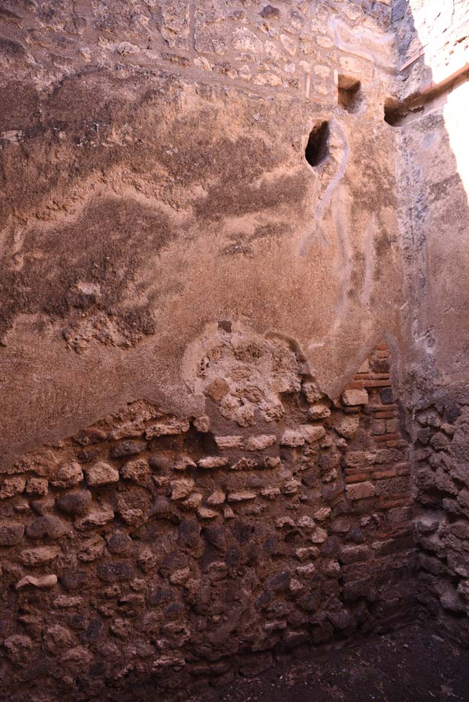 I.4.27 Pompeii. October 2019. West wall at north end.
Foto Tobias Busen, ERC Grant 681269 DÉCOR.