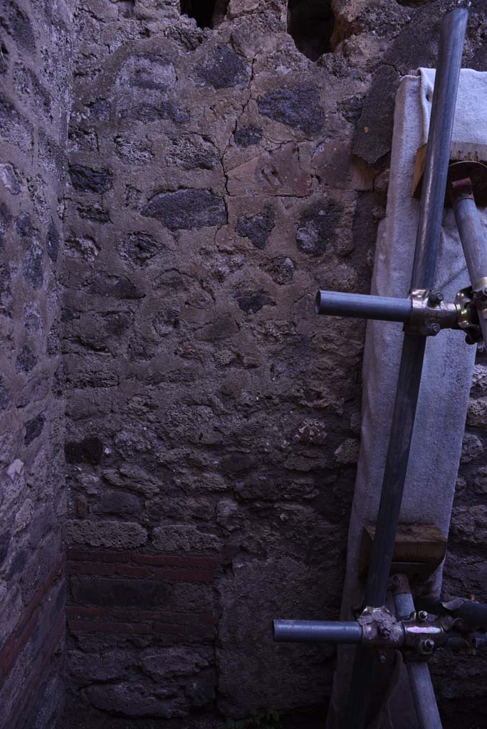 I.4.28 Pompeii. October 2019. Room 65, south end of west wall.
Foto Tobias Busen, ERC Grant 681269 D�COR.

