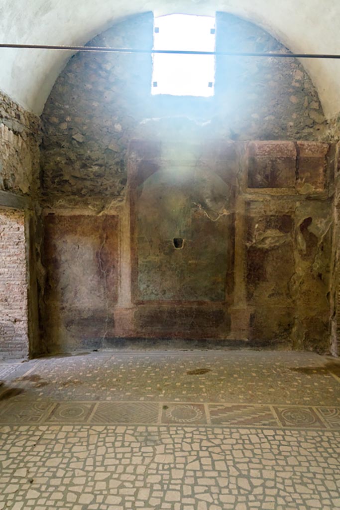I.6.2 Pompeii. October 2023. 
West end of oecus/triclinium in south-east corner of the east wing. Photo courtesy of Johannes Eber.
