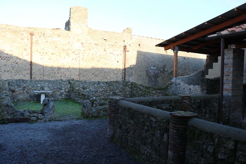 I.6.2 Pompeii. December 2018.
Looking towards rooms on east side, from area of north portico near lararium. Photo courtesy of Aude Durand.
