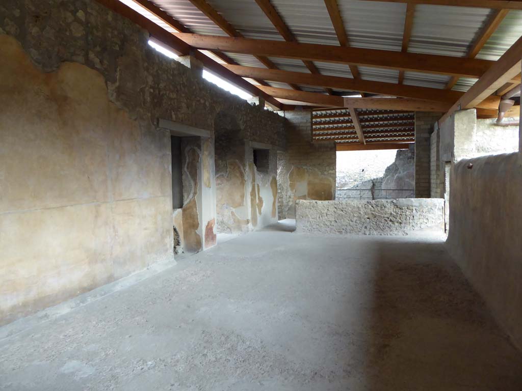I.6.2 Pompeii. January 2017. Looking east from summer triclinium.
Foto Annette Haug, ERC Grant 681269 DÉCOR.

