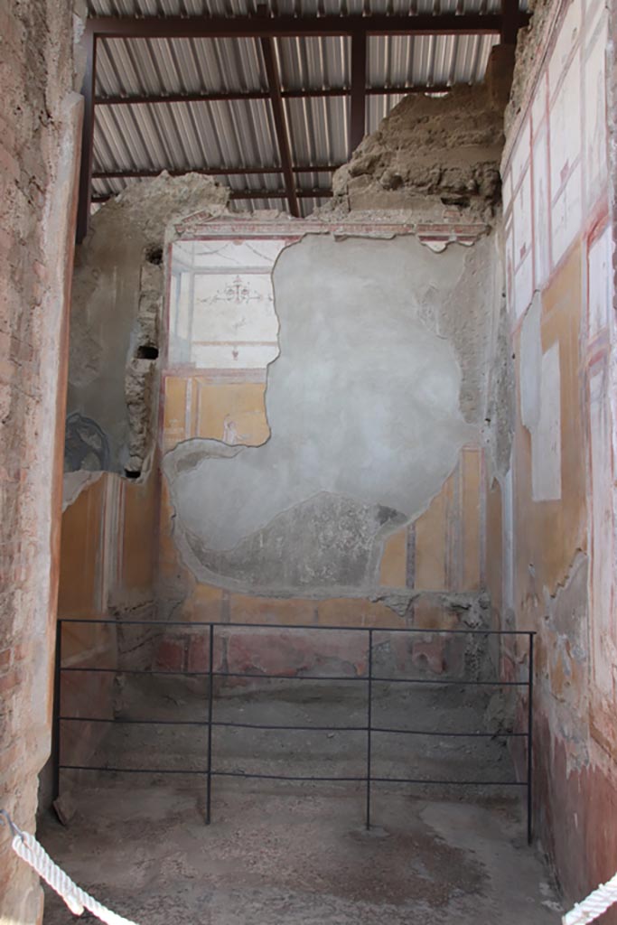 I.6.4 Pompeii. October 2022. Room 4, east wall. Photo courtesy of Klaus Heese.
