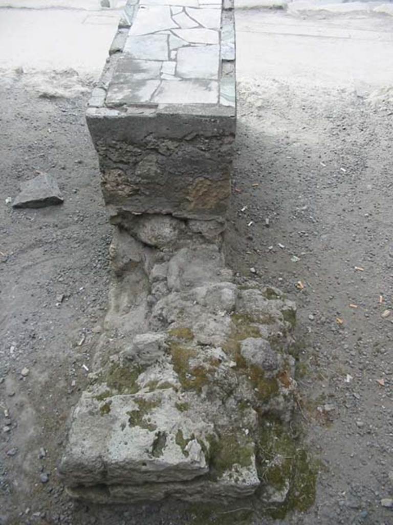 I.6.5 Pompeii. May 2003. Looking north from south end of counter. Photo courtesy of Nicolas Monteix.