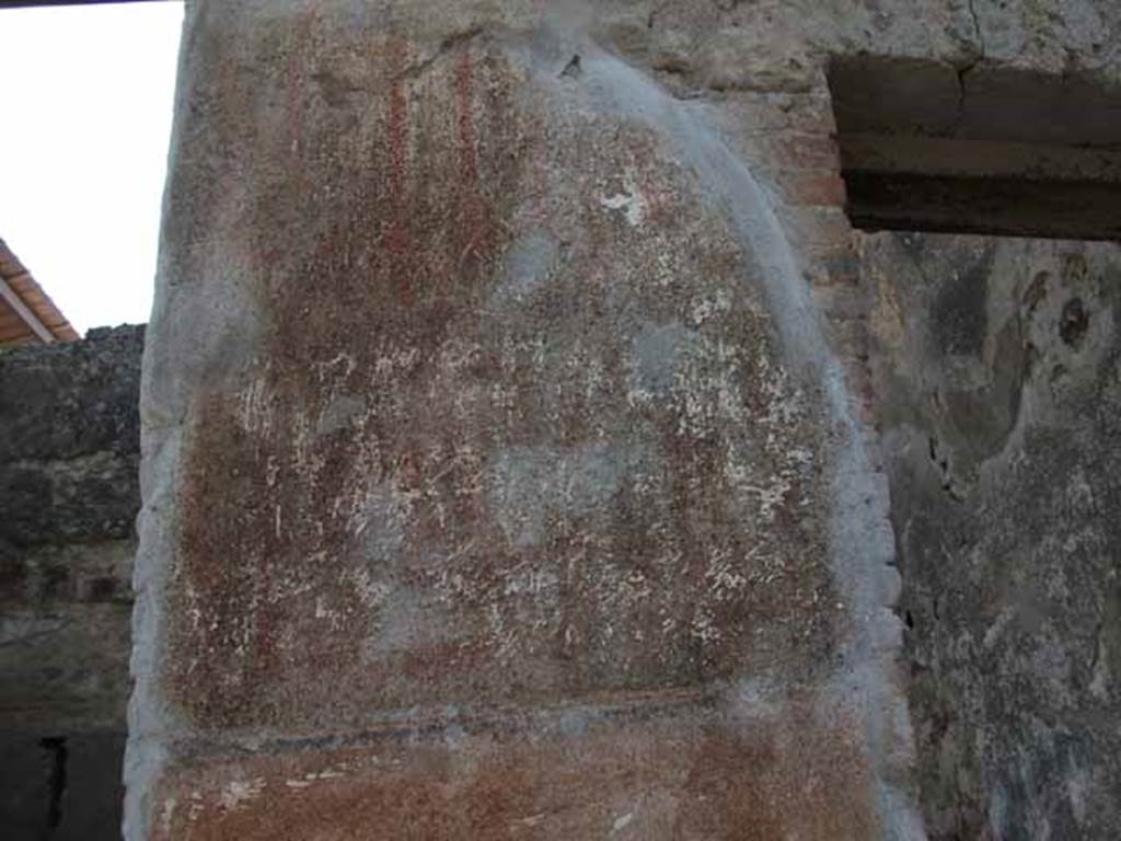 I.6.6 Pompeii. May 2010. Painted graffiti on the east side of the entrance at I.6.6. See Della Corte, M., 1965. Case ed Abitanti di Pompei. Napoli: Fausto Fiorentino. (p. 287) According to Della Corte, there were two electoral recommendations on the left side of the entrance:
Ingenus rog; CIL IV 7155 with Ingen(uus); CIL IV 7157
Neither readable today.
According to Varone and Stefani, the numbers of the graffiti should be CIL IV 7155 and CIL IV 7156.
See Varone, A. and Stefani, G., 2009. Titulorum Pictorum Pompeianorum, Rome: L’erma di Bretschneider, (p.56)
According to Epigraphik-Datenbank Clauss/Slaby (See www.manfredclauss.de) these should read as:
Lollium
Ingenu(u)s aed(ilem) rog(at) CIL IV 7155
L(ucium) Popidium
aed(ilem) o(ro) v(os) f(aciatis) CIL IV 7156
Fuscum
II vir(um) a(edibus) s(acris) p(ublicis) rog(at) Ingenuus CIL IV 7157.