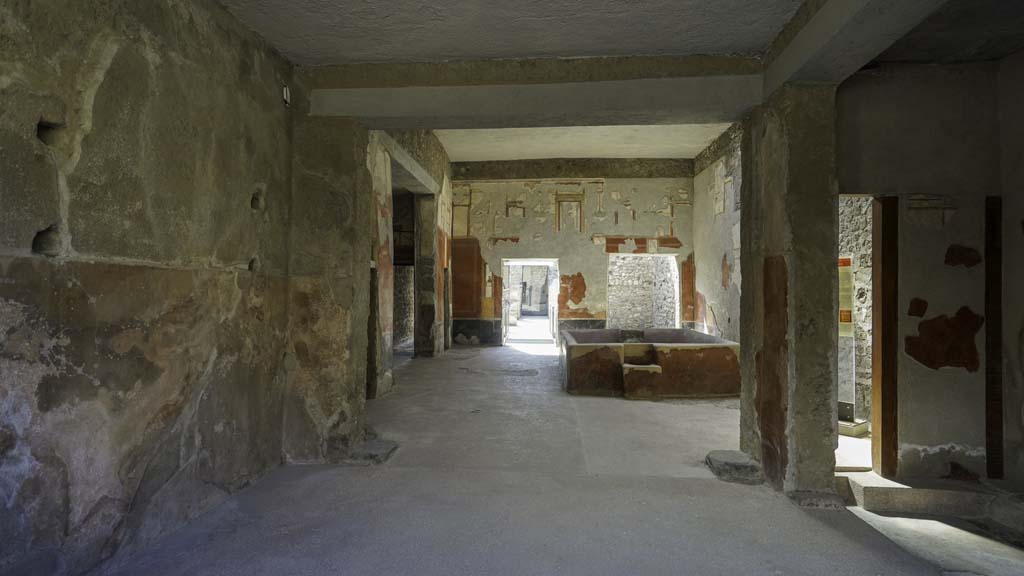 I.6.7 Pompeii, August 2021. Looking south from vestibule to atrium. Photo courtesy of Robert Hanson.

