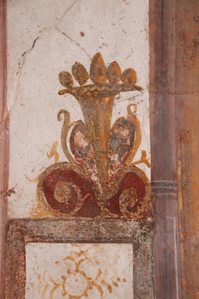I.6.7 Pompeii. May 2024.
Detail of painted decoration on south wall of atrium. Photo courtesy of Klaus Heese.