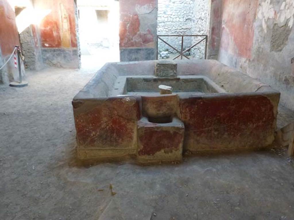 I.6.7 Pompeii. June 2012. Impluvium in atrium.
Looking south across atrium. Photo courtesy of Michael Binns.