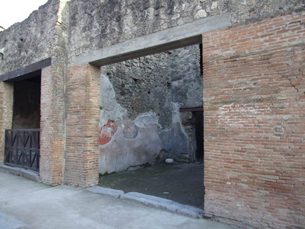 I.6.10 Pompeii. December 2007. Entrance doorway, looking towards east wall.