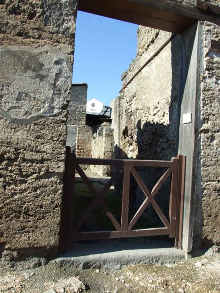 I.6.13 Pompeii. March 2009. Entrance. Looking north.