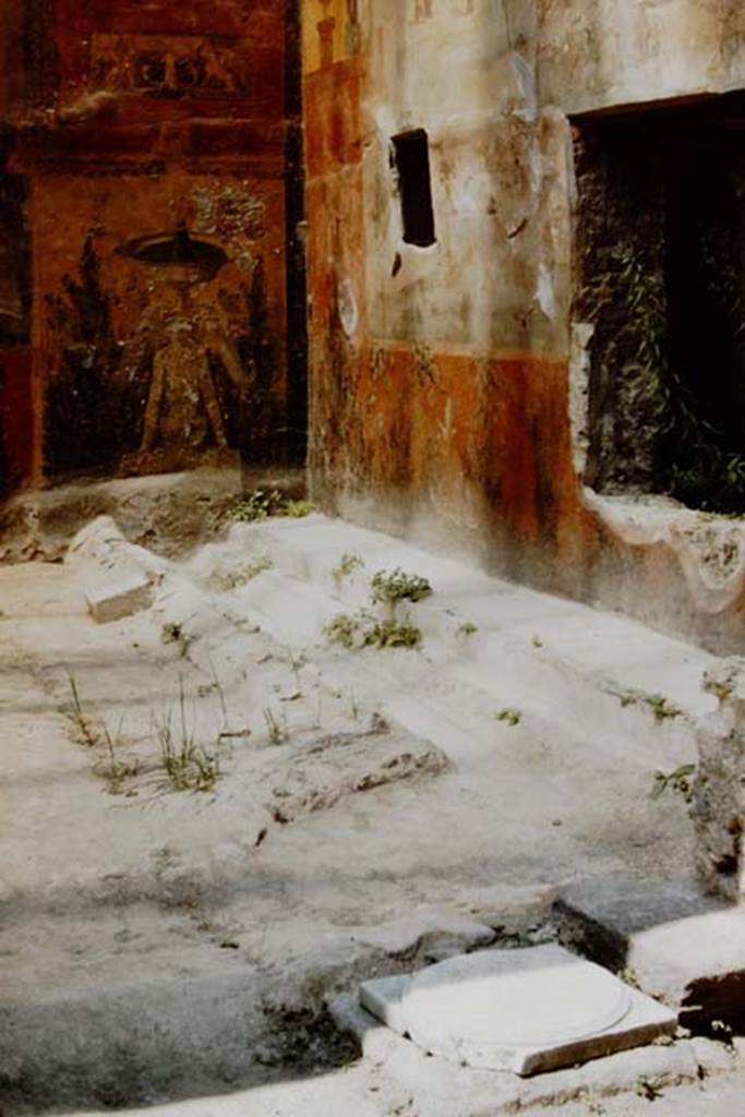 I.6.15 Pompeii. 1959. Room 9, north-east corner of small garden. Photo by Stanley A. Jashemski.
Source: The Wilhelmina and Stanley A. Jashemski archive in the University of Maryland Library, Special Collections (See collection page) and made available under the Creative Commons Attribution-Non Commercial License v.4. See Licence and use details.
J59f0134