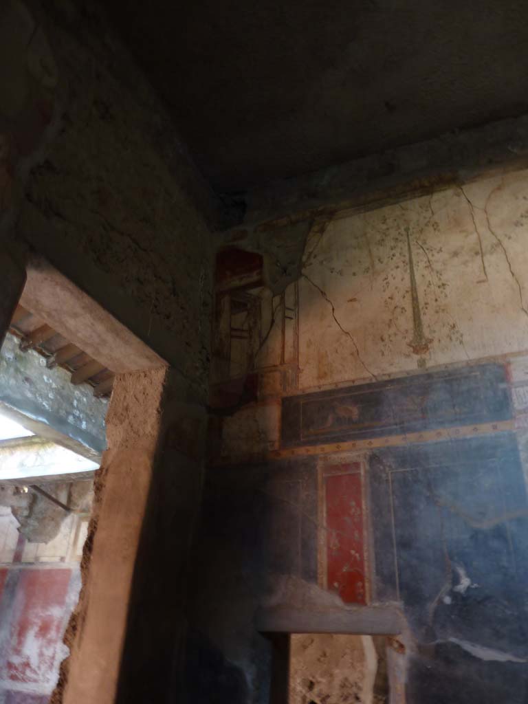 I.6.15 Pompeii. October 2014. Room 12, doorway from atrium and upper south-west corner.
Foto Annette Haug, ERC Grant 681269 DÉCOR