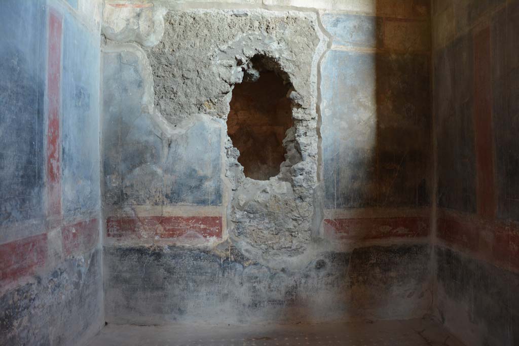 I.6.15 Pompeii. October 2019. Room 12, lower north wall.
Foto Annette Haug, ERC Grant 681269 DÉCOR
